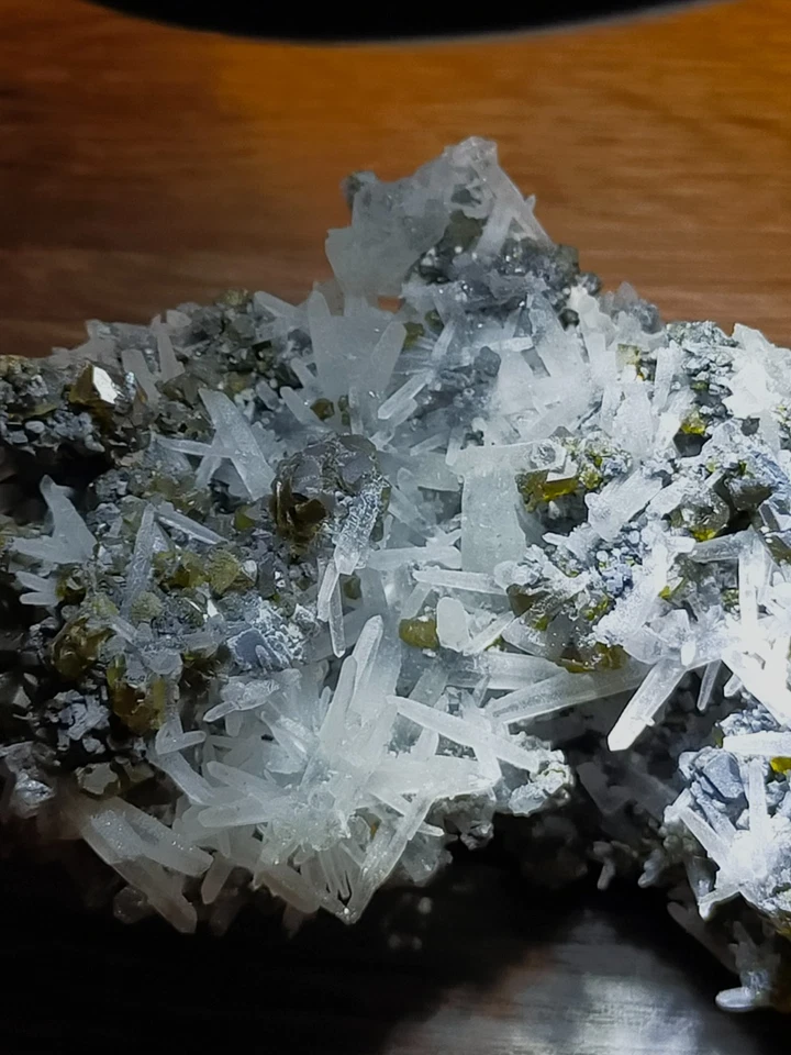 Jolie Sphalerite verte jaune avec Quartz et Galène mine 9 septembre - Photo 2/4