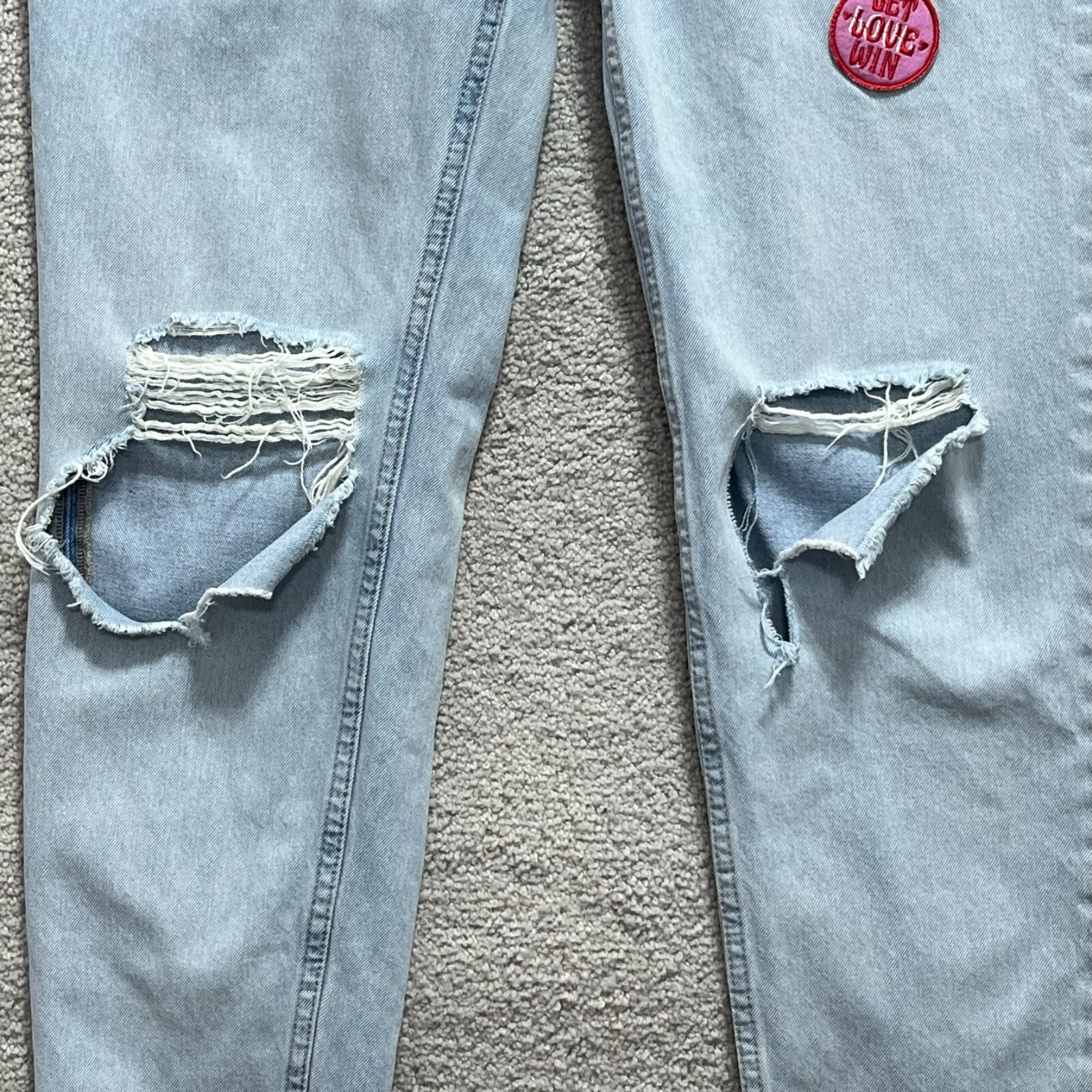 Divided H&M Jeans Women's 8 Blue Demin Mid Rise Patch Straight Leg 5-Pocket thumbnail 3