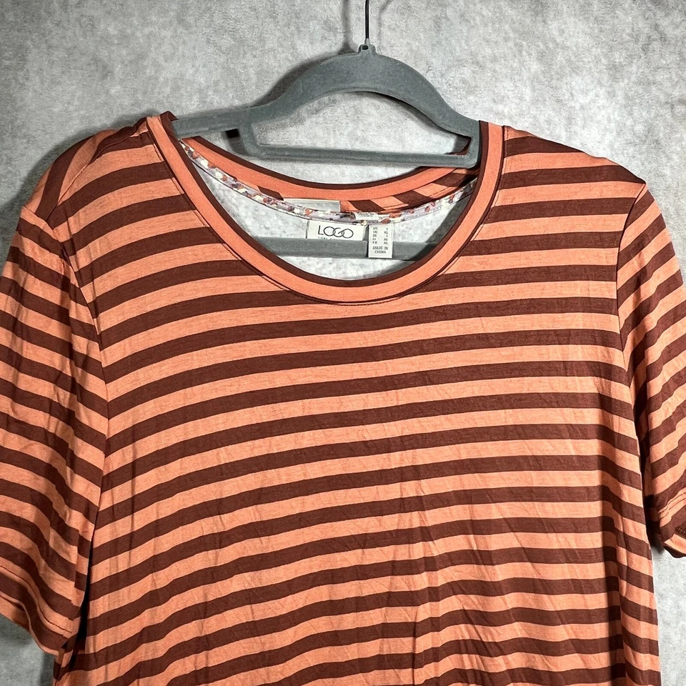 Conjunto de camiseta y camiseta sin mangas a rayas con costura asimétrica LOGO de Lori Goldstein grande para mujer Foto 2 de 4