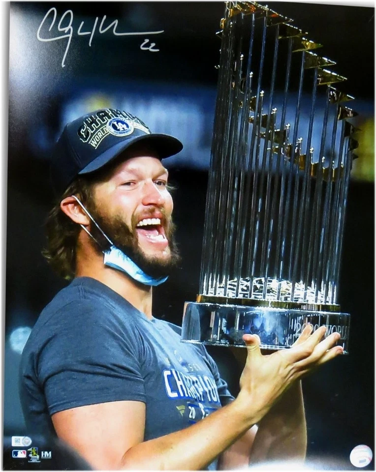 Foto autografiada firmada por Clayton Kershaw 16X20 Trofeo Serie Mundial de los Dodgers V MLB