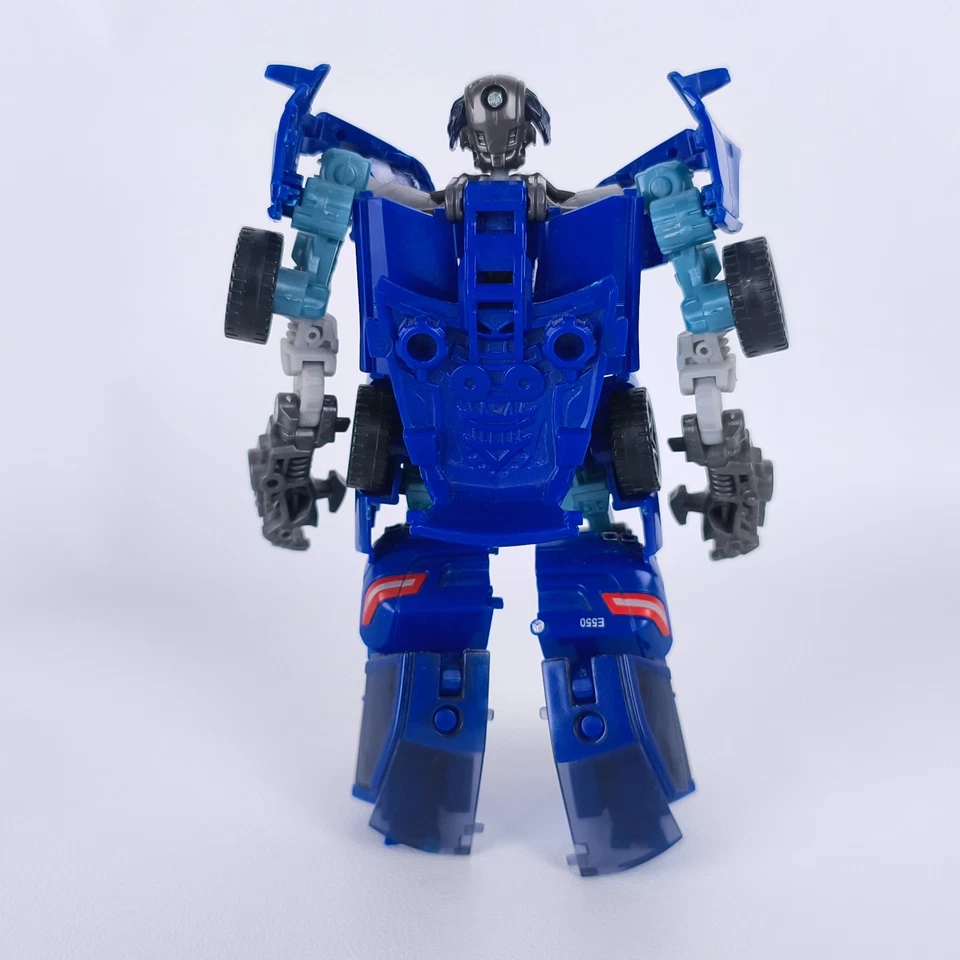 Transformers Wheeljack Complete DOTM Deluxe Class Dark of the Moon - Image 4 of 4