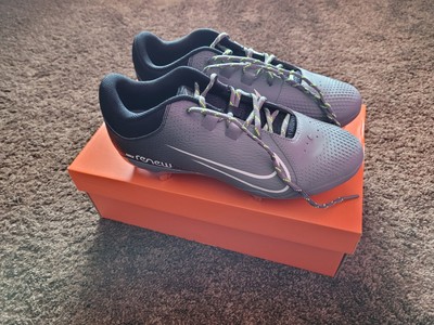 NEW UNUSED NIKE WOMEN'S HYPERDIAMOND 4 PRO