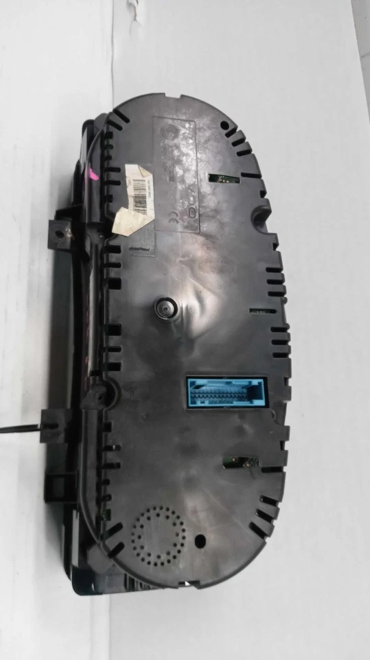 2015-2017 Volkswagen Tiguan Speedometer Gauge OEM Silver 5N0920973HX - Изображение 2 из 4