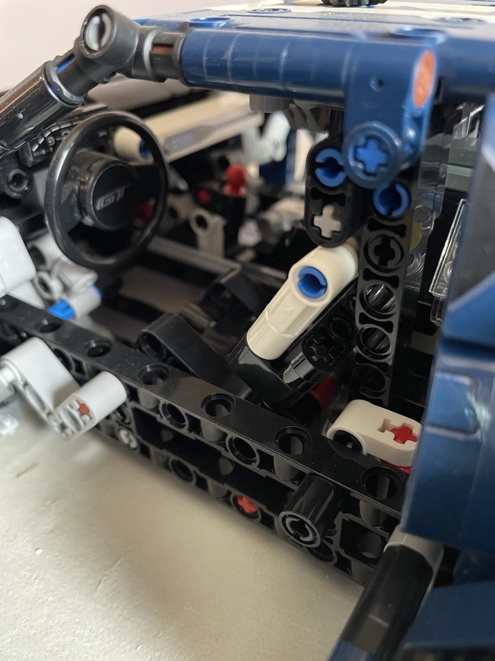 LEGO Technic 42154 2022 Ford GT, foto 4 de 5