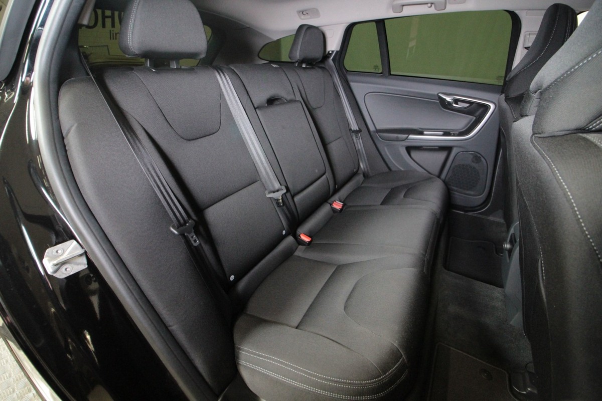 Volvo V60 2,0 D3 150 Momentum aut.