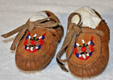 Vtg Minnetonka Moccasin youth sz 5 Thunderbird beaded brown suede leather mocs
