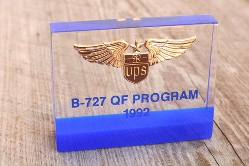 Lucite Boeing 727 & UPS B-727 QF Program Wings Paperweight Award Memorabilia XP - 第 1/10 張圖片