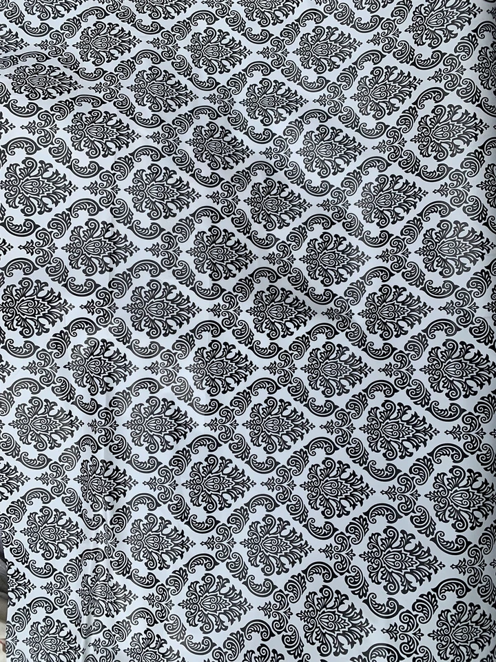 tablecloth pvc black & white 2m x 1.4m pieces WIPE CLEAN oilcloth gorgeous !! - Image 3 of 4