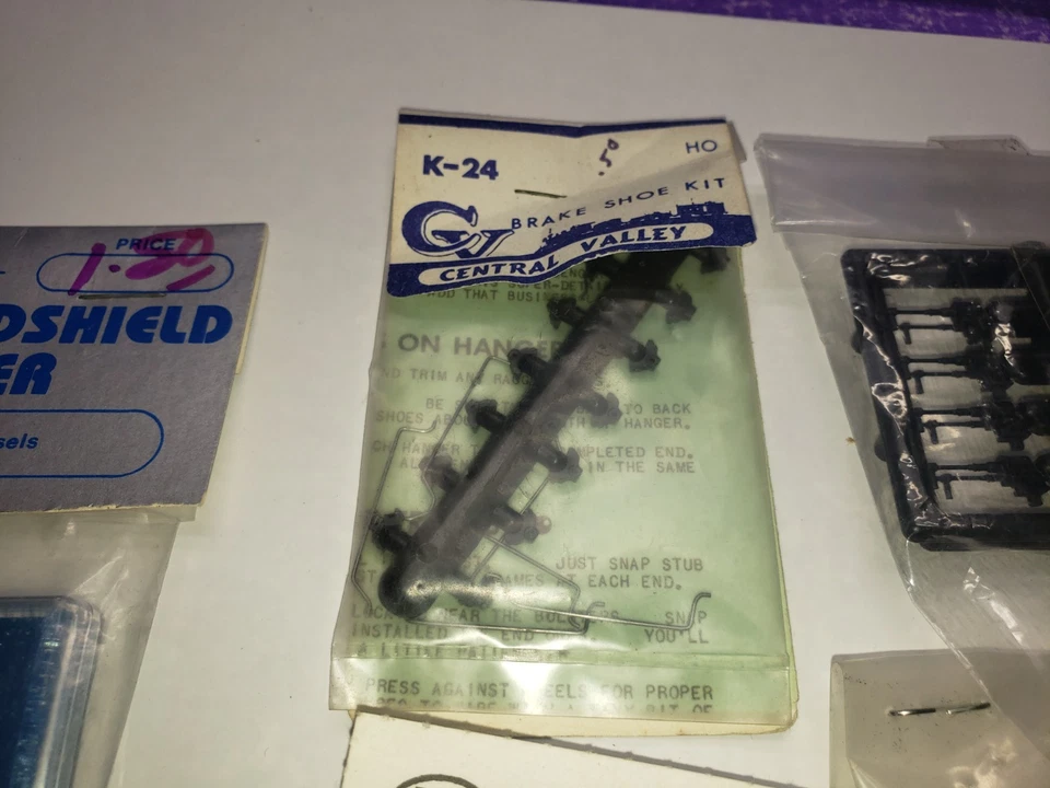 LOTE KEYSTONE LOCOMOTORA FUNCIONA ESCALA HO Kit 3401 Limpiaparabrisas Freno Juegos Campana Foto 3 de 4