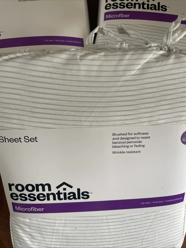 Room Essentials Twin/Twin XL Sheets 3-Pc Set  Microfiber White/gary Lots Of 3 - Image 2 of 4