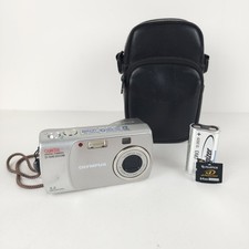 Olympus Camedia D-540 Zoom 3.2MP Digital Camera Silver 64MB Card Case TESTED