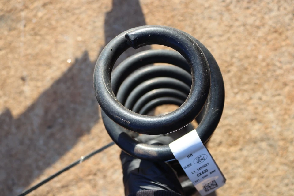 2021-2022 FORD BRONCO SPORT 4X4 REAR LEFT SIDE SUSPENSION COIL SPRING OEM - Image 2 of 4