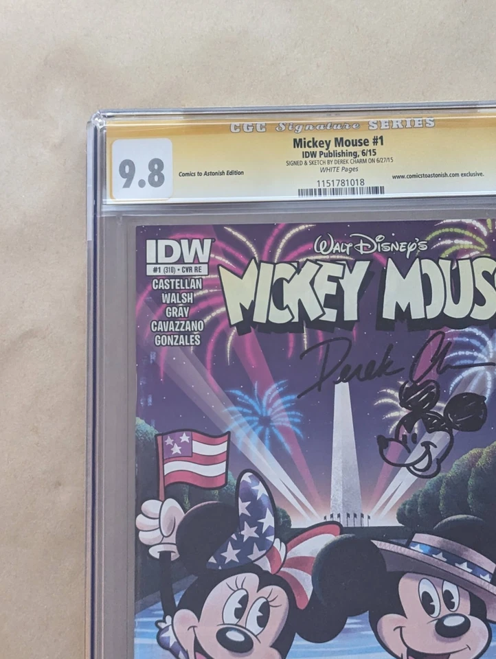 Mickey Mouse #1💥CGC 9.8🔥(IDW Publishing, 6/15)💫Derek Charm ✍️ y boceto. Foto 2 de 4