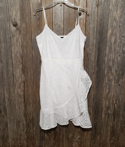 Banana Republic Size 8 Dress White Eyelet Ruffle Sleeveless Cotton Knee Length