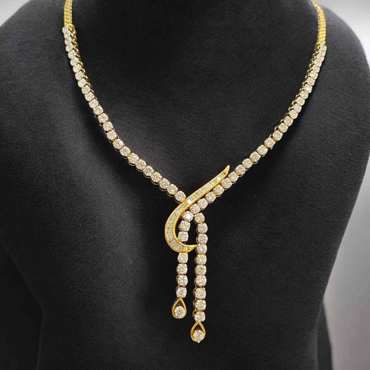 Gorgeous 8.96 Cts Round Baguette Cut Diamonds Tennis