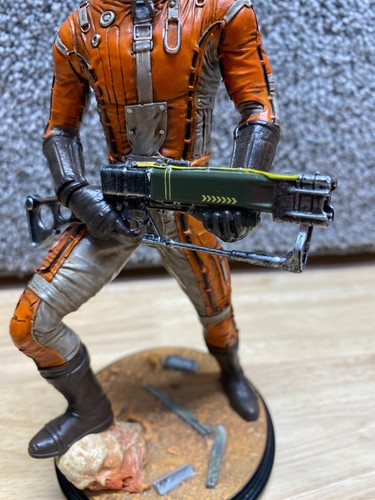 Bethesda - "Fallout Paladin Danse Statue" 212/900 NO BOX 2022 - Picture 4 of 12
