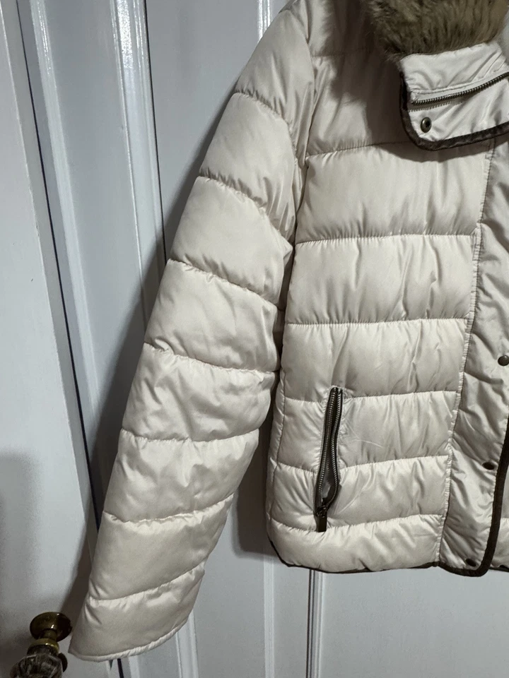 Old Navy 女式米色带人造毛皮领 XL 绗缝 Puffer 夹克 轻度使用 — 第 4/4 张图片