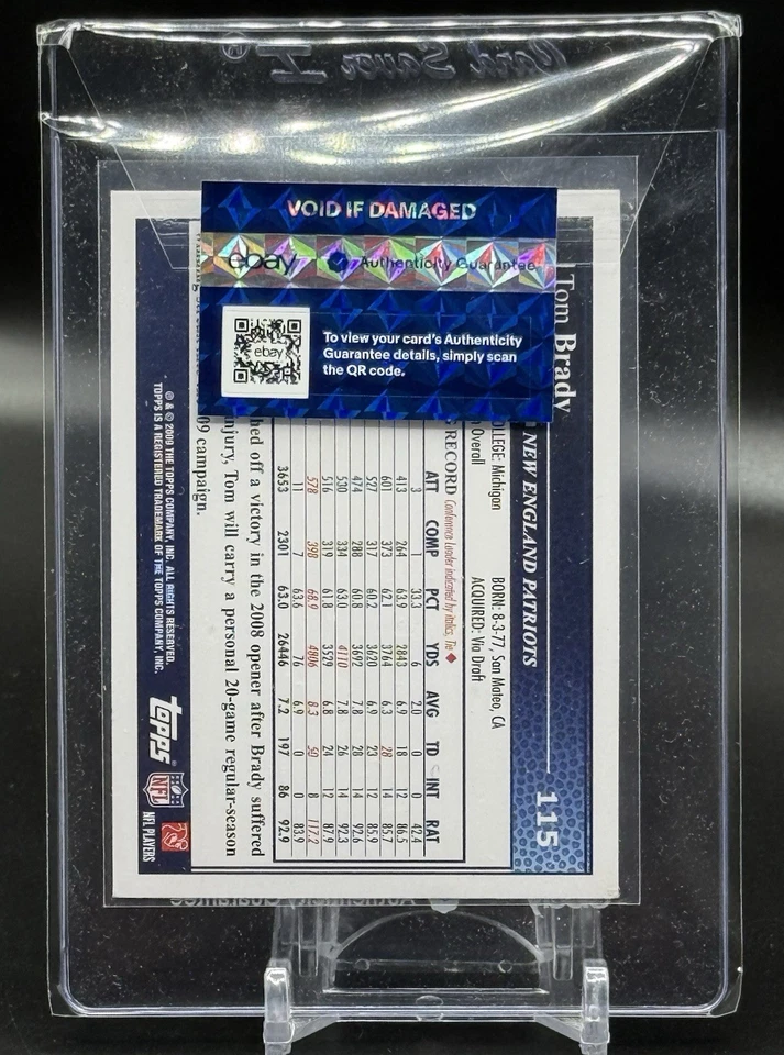 Tom Brady 2009 Topps #115 SP sin variación de casco New England Patriots centrado Foto 3 de 4