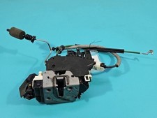 Porte arrière et accessoires Infiniti Q30