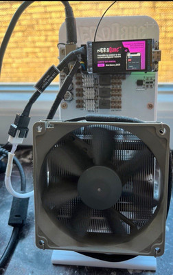NerdQaxe++ Solo Bitcoin Miner 4,8 TH/s - 6.0TH/s