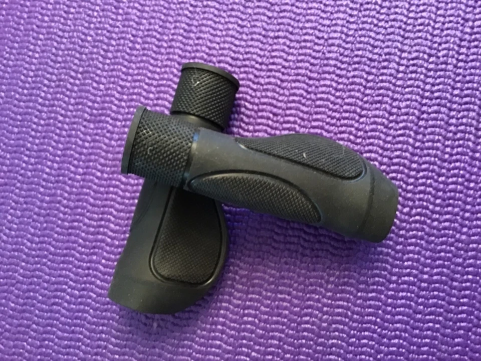 BICYCLE BMX, CRUISER, ATB, MOUNTAIN BIKE BLACK SOFT FLANGE HANDLEBAR BAR GRIPS🔥 - Image 3 of 3