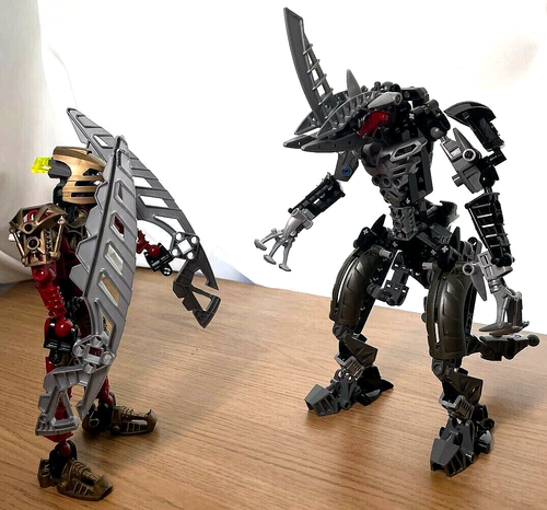 LEGO BIONICLE 8811 Toa Lhikan and Kikanalo, 100%Complete, No Box or Instructions - Picture 4 of 10