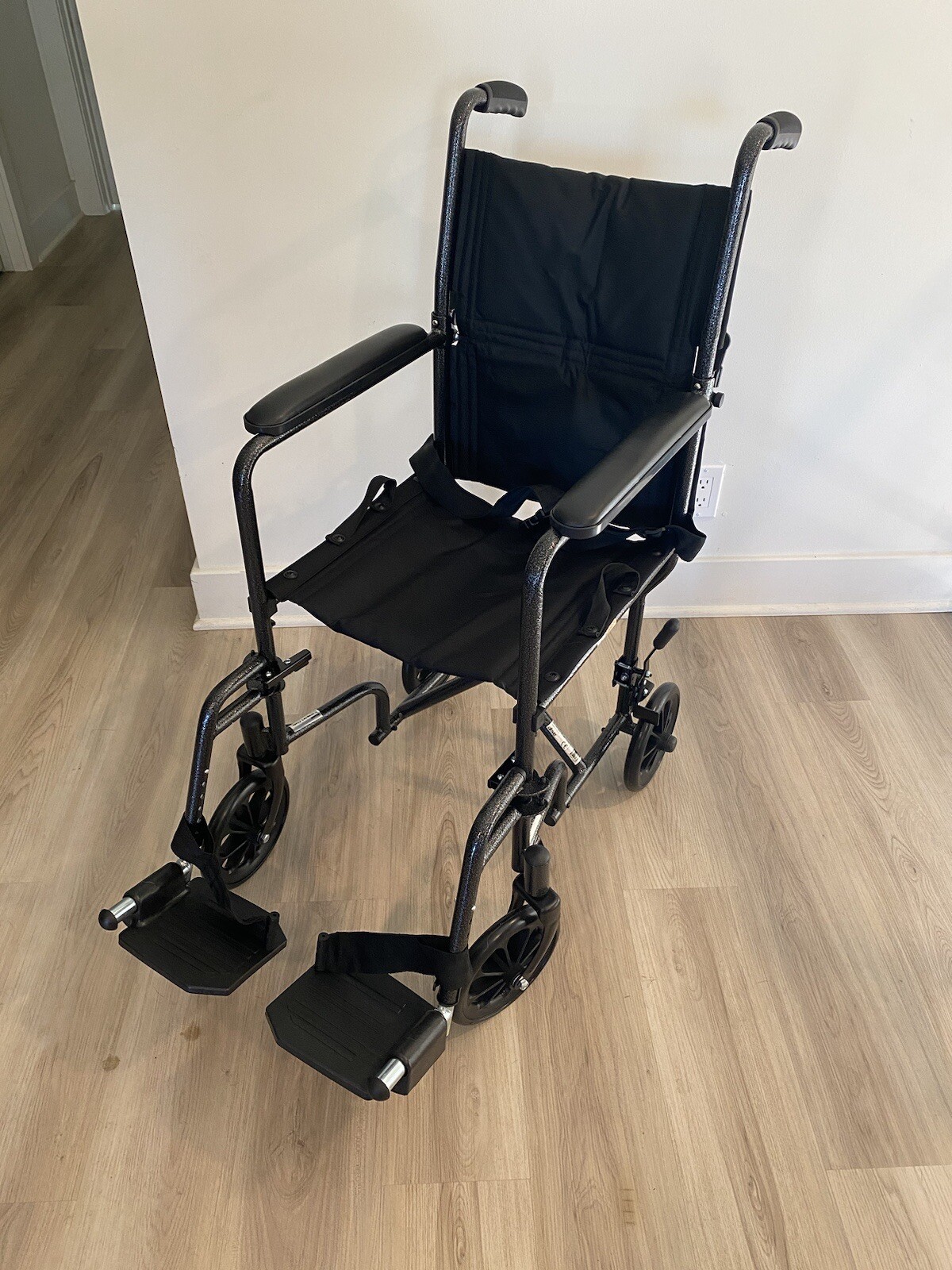 Drive Transport Wheelchair Steel 17 Inch Seat Width x 16"D Lightweight TR37ESV eBay