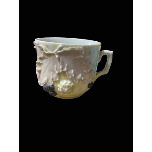 Mini taza floral vintage hecha en Alemania tallada a mano de 2"" mini taza - Imagen 9 de 10
