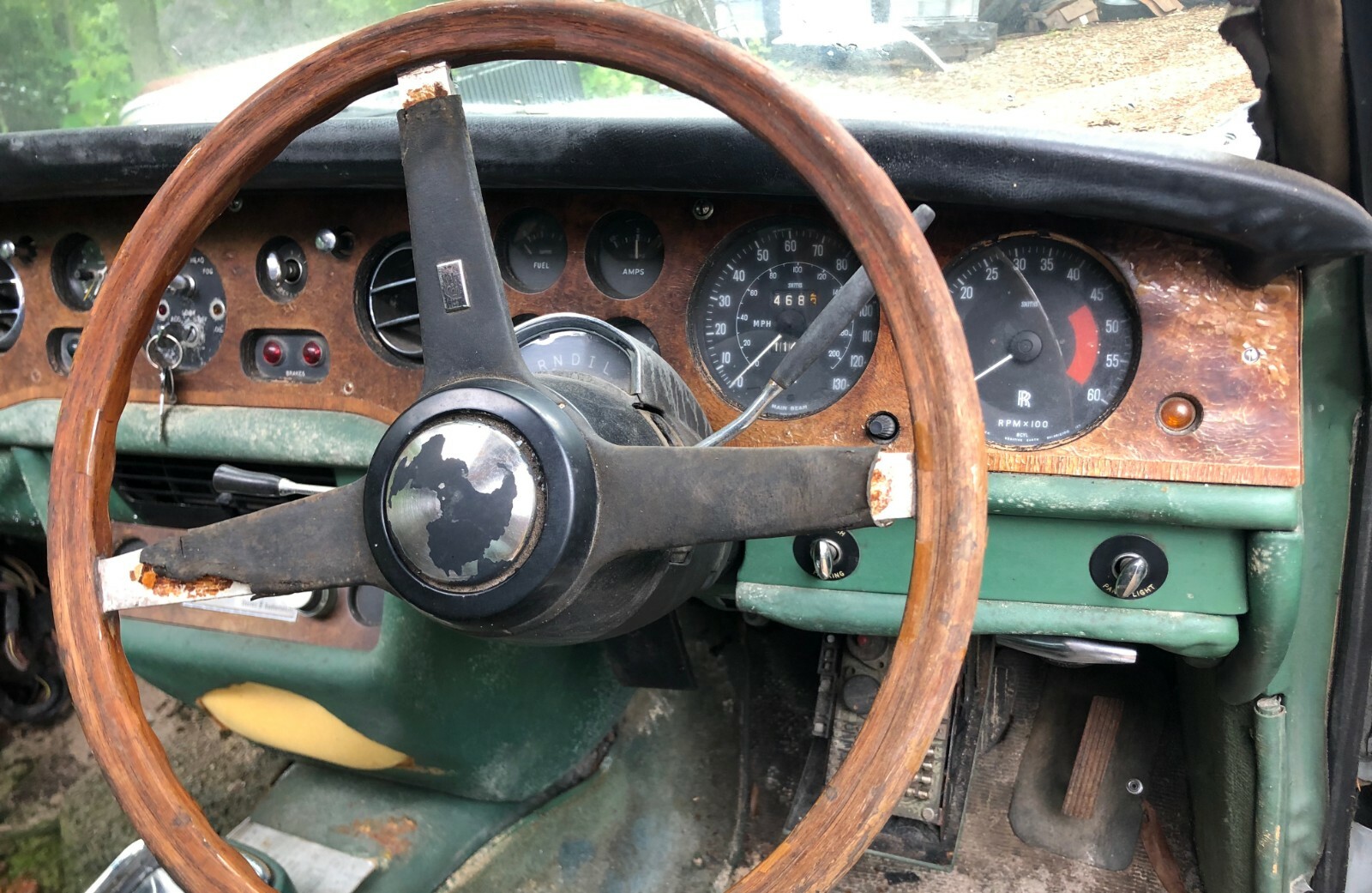 CORNICHE ROLLS ROYCE SHADOW HOOD PADS, BENTLEY. PARTING OUT COMPLETE RUNNING CAR