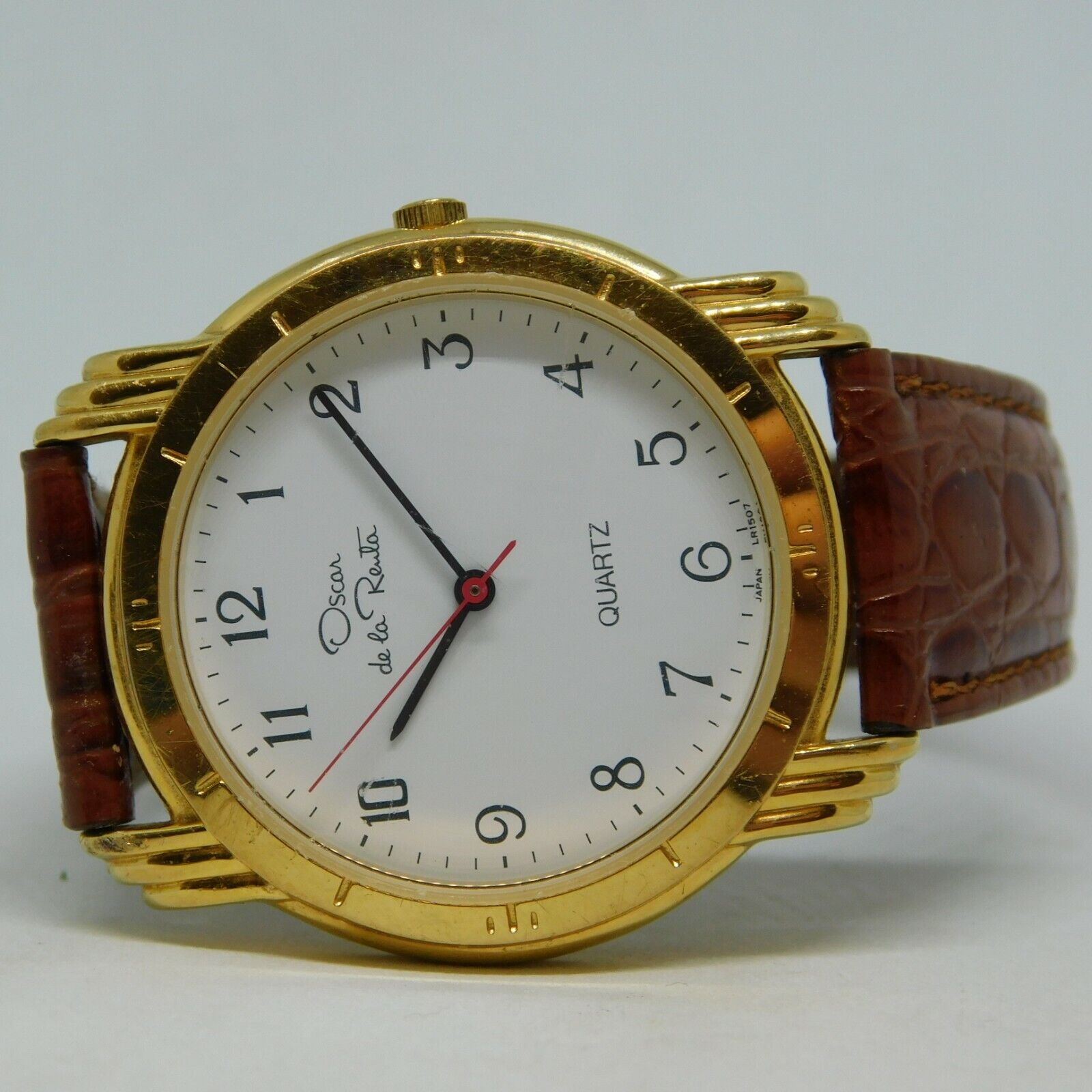 Oscar de la Renta Gold Tone Case Genuine Leather Quartz Analog Women's Watch