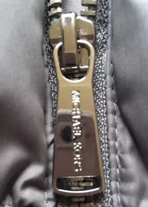 Giacca giubbotto tampone con cappuccio da donna Michael Kors taglia XS grigio piuma cerniere