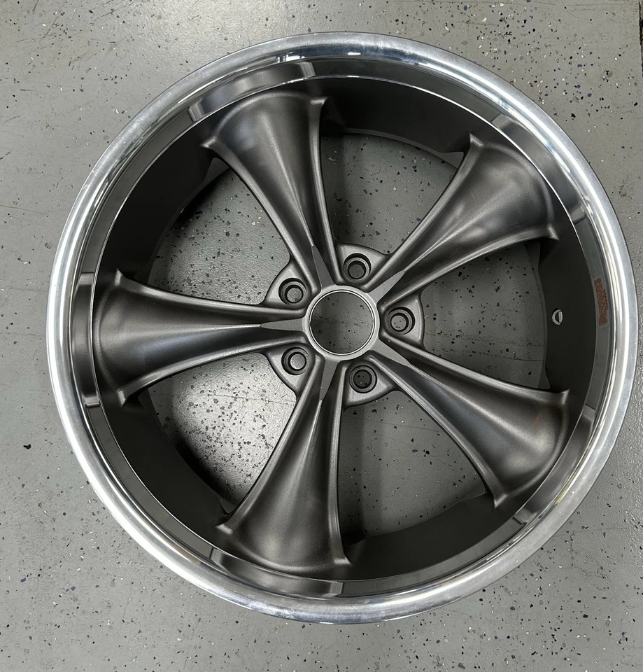 Boss 338 Gunmetal Grey 20x8.5” Wheel 5 x 4.75 MISSING CAP - Image 4 of 4