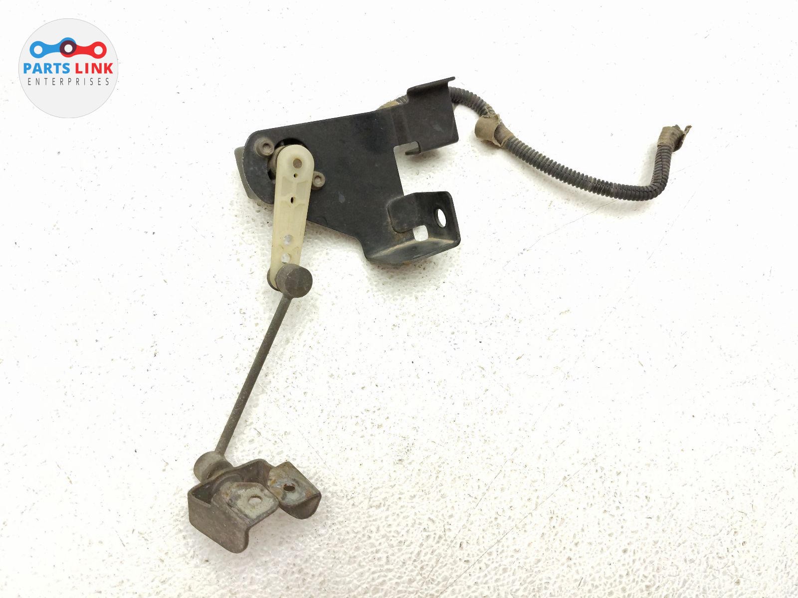 2007-19 MASERATI GRANTURISMO REAR LEFT SUSPENSION HEIGHT LEVEL SENSOR PLUG M145