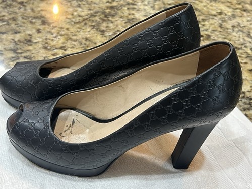 Gucci Women's Black Leather With GG Monogram Logo Pep Toe Shoes, Size 39