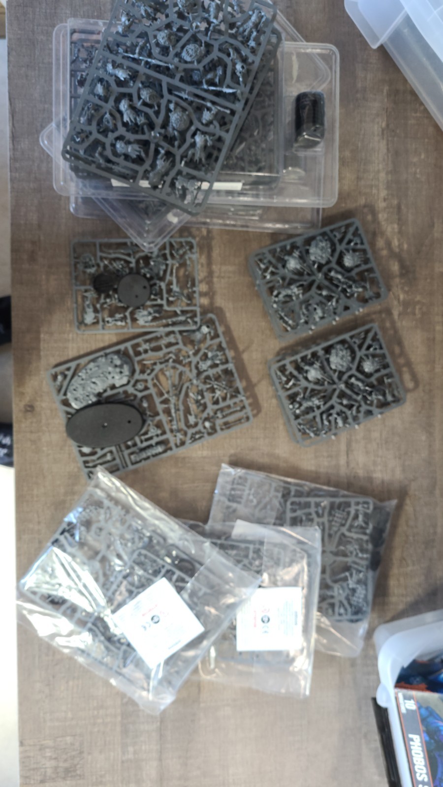 Orruk Warclans Kruleboyz Warhammer armée miniature à peindre pour jeu de stratégie