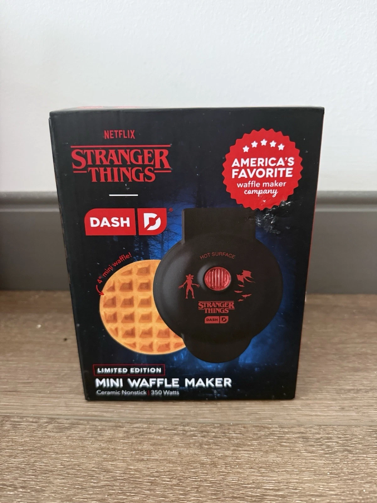 STRANGER THINGS MINI WAFFLE MAKER NETFLIX X DASH WAFFLE MAKER BRAND NEW
Opens in a new window or tab