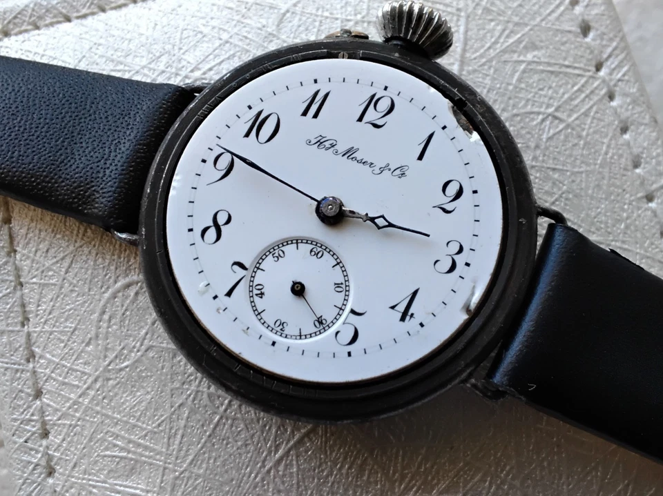 Reloj trinchera militar suizo Henry Moser & Cie, caja metálica pistola, número de serie bajo Foto 2 de 4