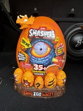 Zuru smashers Dino egg hunt. 35 surprises inside