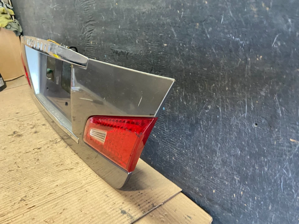 Infiniti M35 M45 2008 a 2010 panel de maletero trasero moldura OEM Q0377 DG Foto 2 de 4