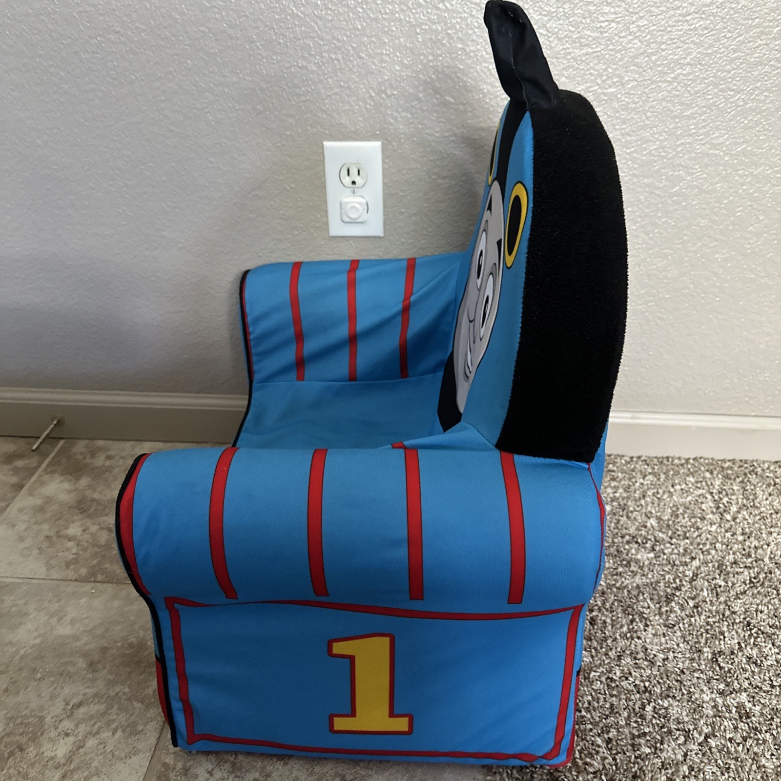 Thomas The Tank Engine Child size Foam Chair (read)