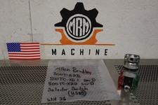 Allen Bradley 800T-H2B Ser T Selector Switch W/ 800TC-XD1  800TC-X22 Ser D Used