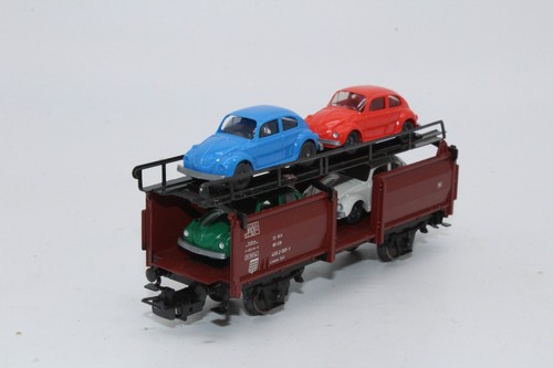 Märklin HO 4613 Autotransporter mit 4 x Wiking VW Käfer--21--