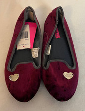 Betsey Johnson Slippers S 5-6 Faux Fur Velvet Silver Heart Purple w Gray Trim