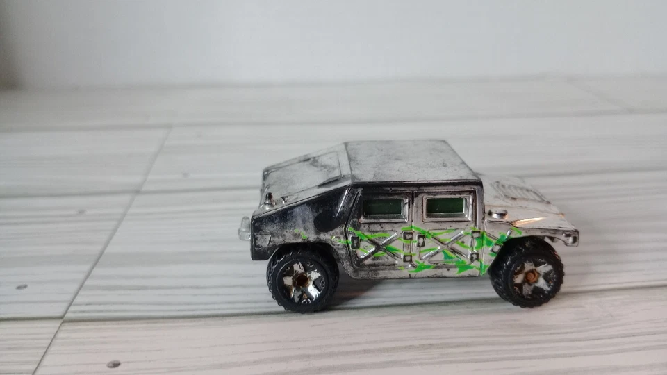 Hot Wheels #198 Race World-Battle 2010 2/4 Humvee gris con rueda de radios ORUT5 verde Foto 4 de 4