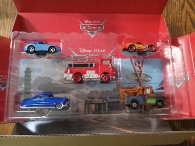 Disney/Pixar Cars ミニカーセット 5台セット 再入荷！】 ディズニー Amazon.co.jp: ピクサー 5台 セット