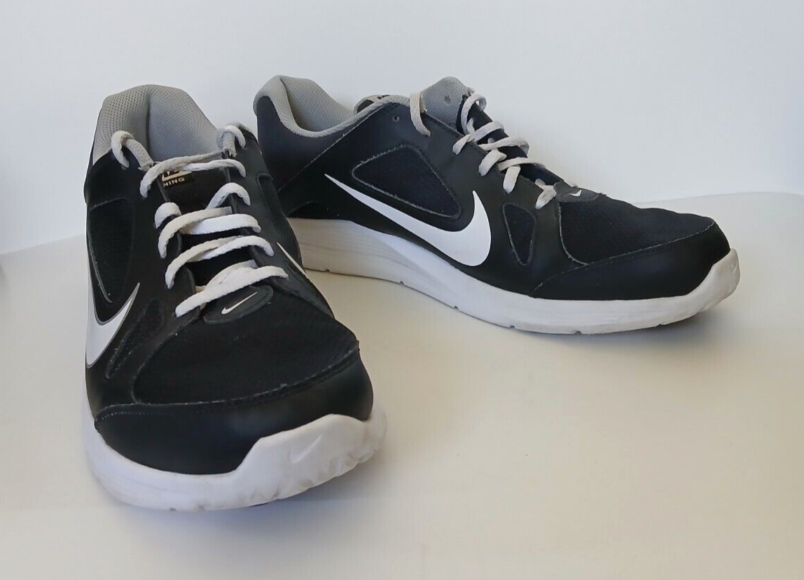 SAOLA Nike CP Trainer Scarpe da Allenamento Bianco e Nero Sneakers 643209 002 Uomo Taglia 14