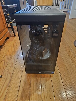 Hyte Y40 PC Case And Water Cooler