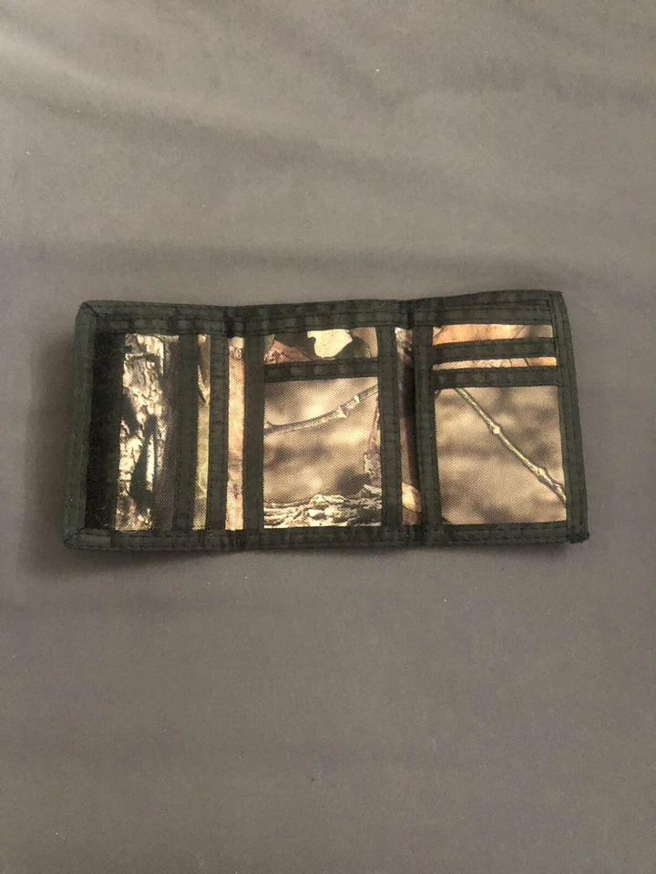 Cartera de hombre Mossy Oak camuflada triple pliegue Foto 2 de 3
