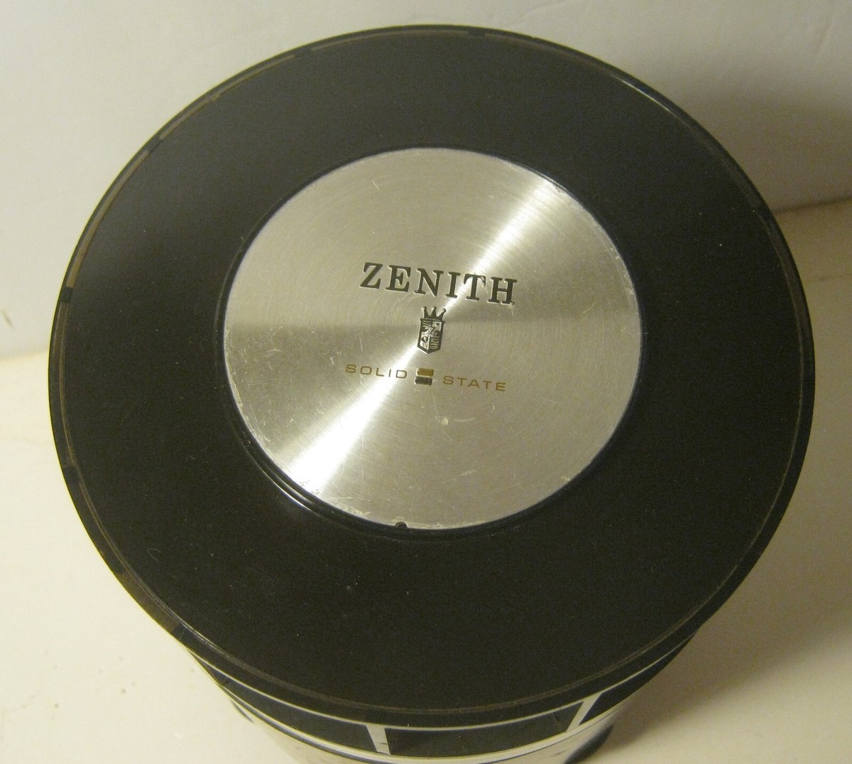1960's ZENITH Solid State AM/FM Radio RARE Cylinder Shape Model