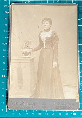 CABINET CARD YOUNG WOMAN MARRIED HIGH COLLAR - A WATSON, 7 MOSS STREET LIVERPOOL